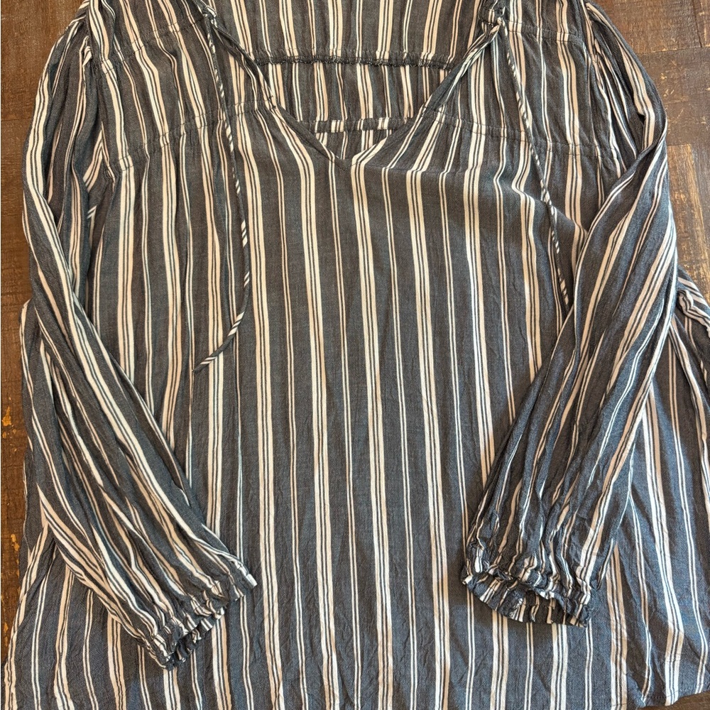 Old Navy White and Blue Long Sleeve Tie Front Blouse